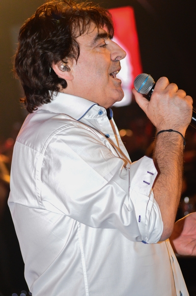 Claude Barzotti at The Legend Part 2